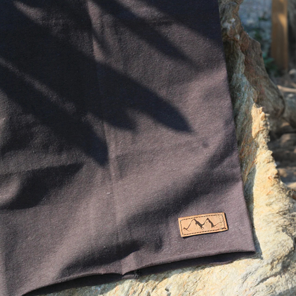  La compagnie Shelter : Col-bandeau MALIO